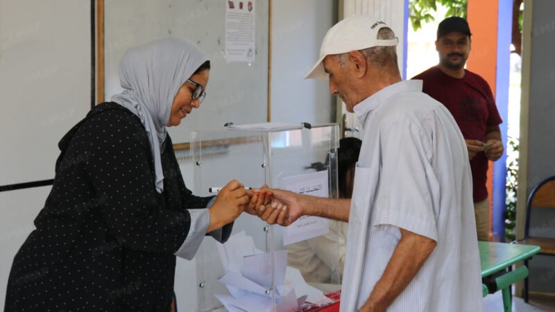 إقبال كثيف للناخبين في سيدي بنور لاختيار ممثليهم بمجلس النواب وسط أجواء من المسؤولية